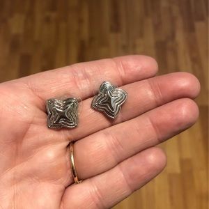 Kendra Scott Silver Nora studs